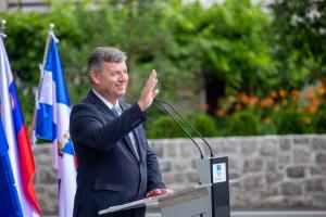 podpis in otv ceste-61